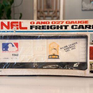 vintage Lionel Major League Baseball (MLB) O Gauge freight carrier boxcar